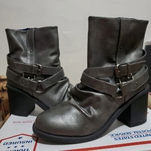 Blowfish Round Toe Boots